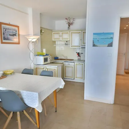 Colombier Front De Mer Apartmán *
